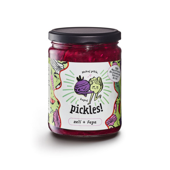 Pickles with red cabbage...
